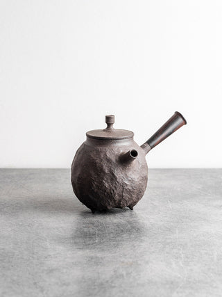 Shitou 石頭  kőagyag - fa kanna